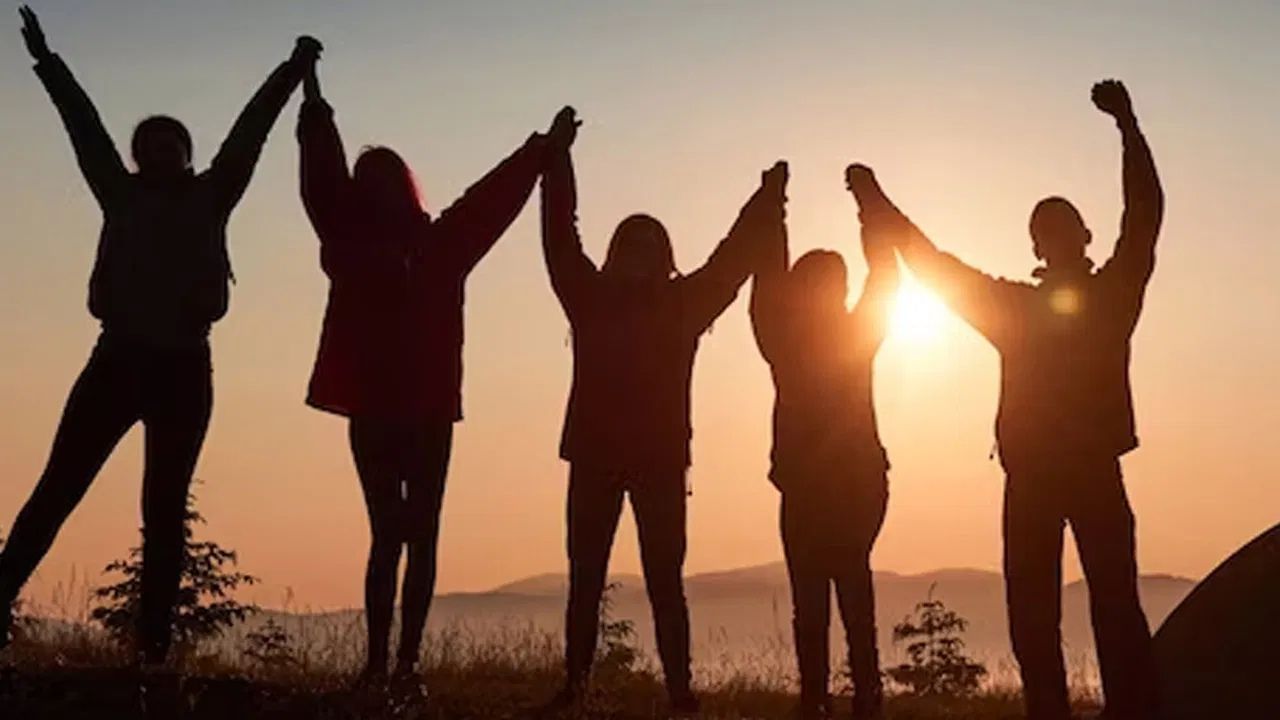 Happy Friendship Day: "તારા વિના દુનિયા નીરસ લાગે છે મેં તારી પાસેથી દરેક સારી અને ખરાબ આદત શીખી", હેપી ફ્રેન્ડશીપ ડે મારા મિત્ર
