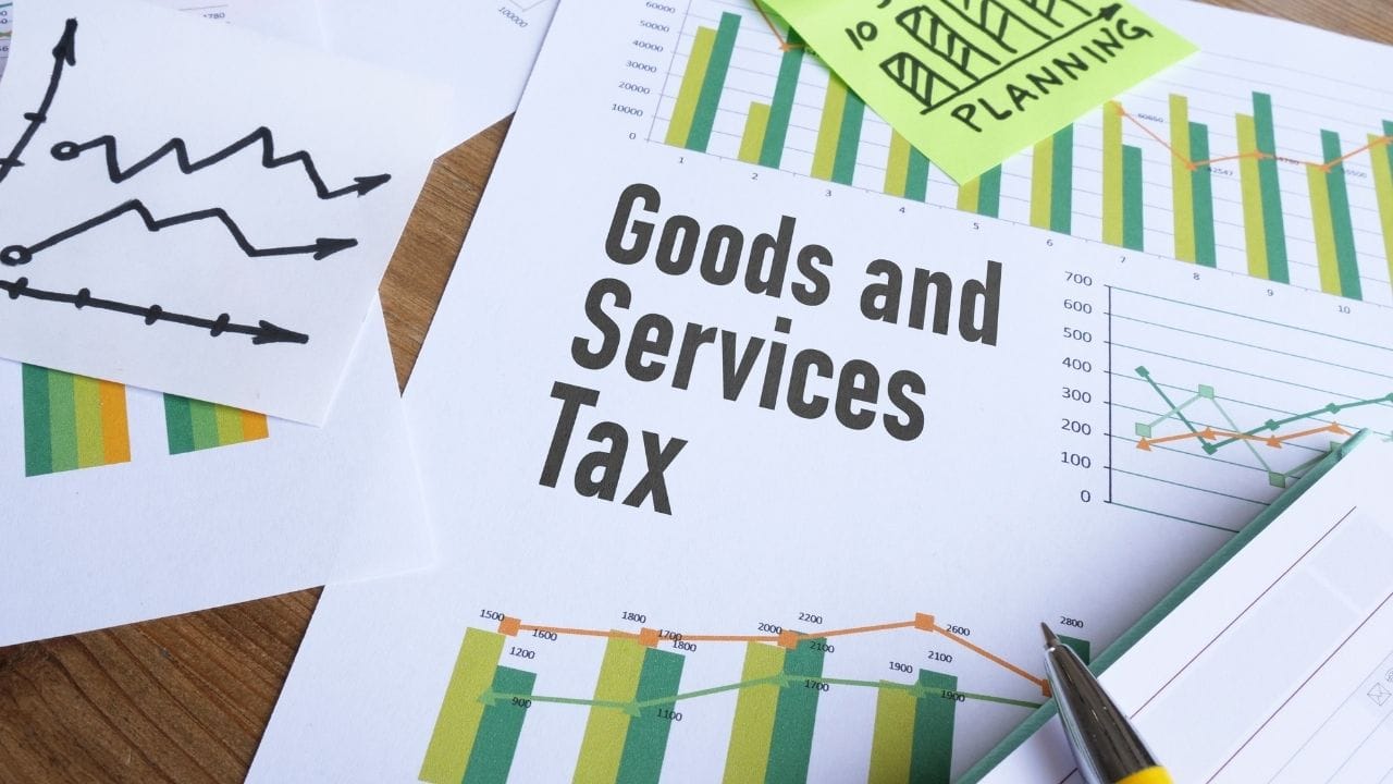 તેમનું કહેવું છે કે વીમા પ્રીમિયમ પર GST ઘટાડવાથી તેમના પર કર દબાણ વધી શકે છે, જેનાથી તેમનો નફો ઘટશે. તેઓ એમ પણ કહી રહ્યા છે કે ઉદ્યોગ હાલમાં ઘણી નાણાકીય સમસ્યાઓમાંથી પસાર થઈ રહ્યો છે અને GSTમાં ઘટાડાને કારણે આ મુશ્કેલીઓ વધુ વધી શકે છે. કંપનીઓ માને છે કે જો સરકાર આવું કરશે, તો તેમના નફા પર અસર થશે જ, પરંતુ ગ્રાહકોને પ્રીમિયમ માટે વધુ ચૂકવણી કરવી પડી શકે છે.