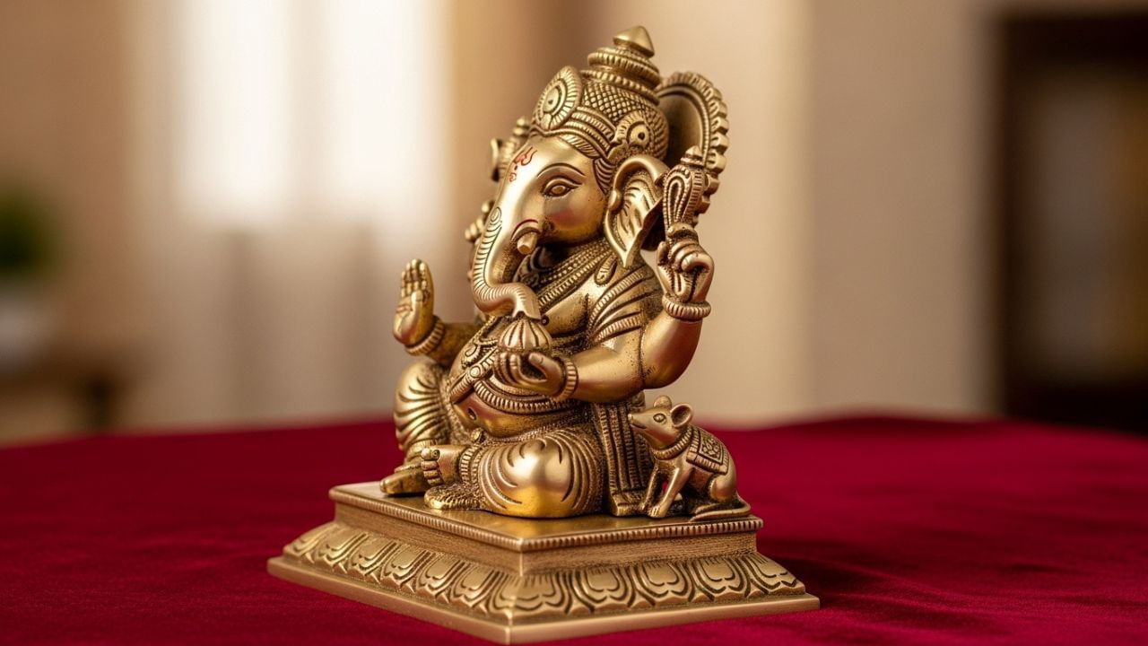 Ganesh Chaturthi 2025 Guide to Placing Ganesh Murti at Home (4)