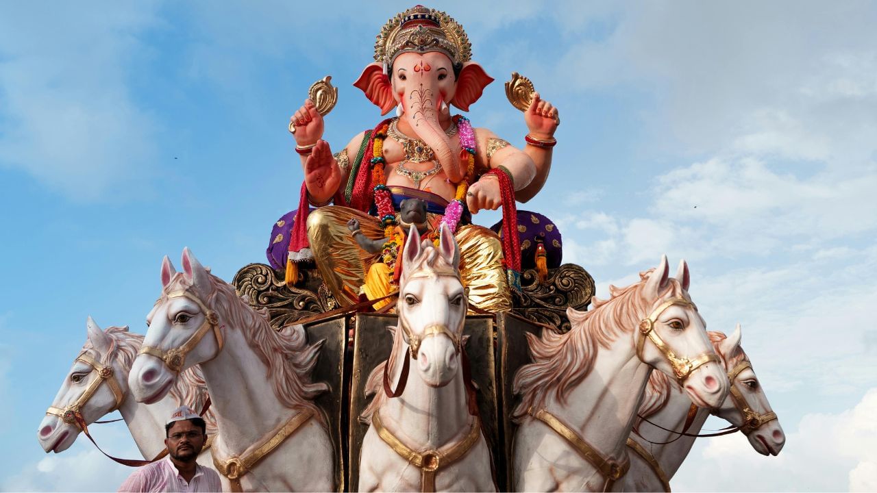 Ganeshji Father-in-Law Vishwarupa Riddhi Siddhi Parents (3)