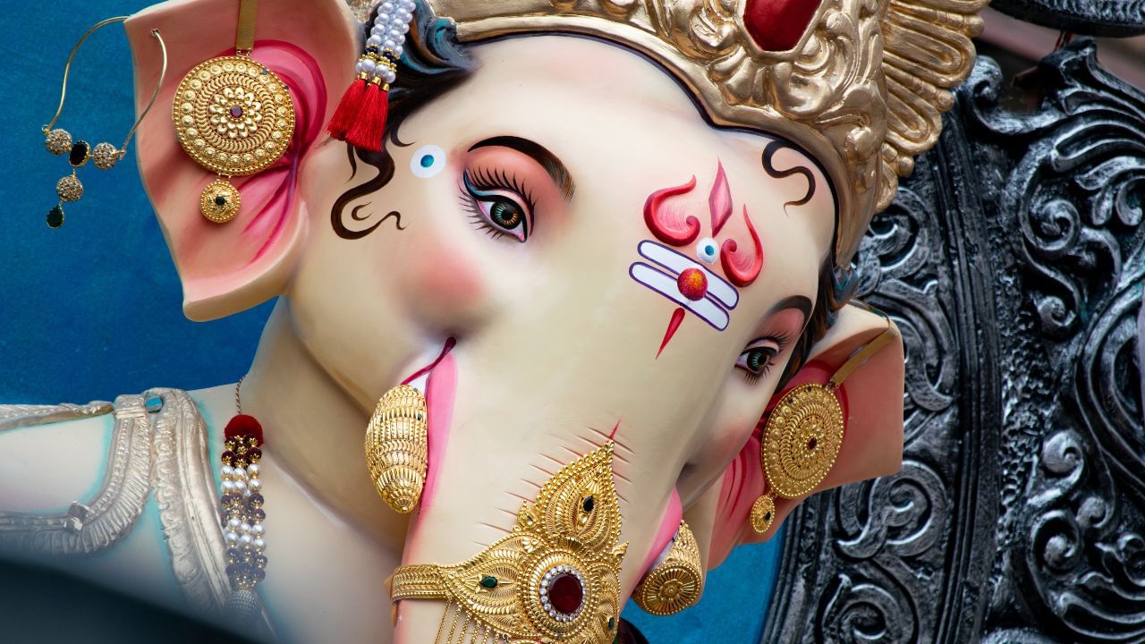 Ganeshji Father-in-Law Vishwarupa Riddhi Siddhi Parents (5)