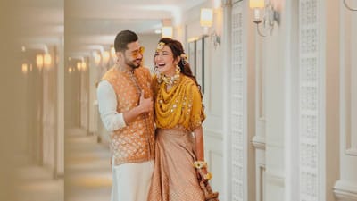 ગૌહર ખાનનો જન્મ 23 ઓગસ્ટ 1983ના રોજ પુણે, મહારાષ્ટ્રમાં થયો હતો.તેમની માતાનું નામ રઝિયા ઝફર છે. તે એક ભારતીય અભિનેત્રી, મોડેલ અને રિયાલિટીશોની હોસ્ટ તરીકે પણ કામ કરે છે.