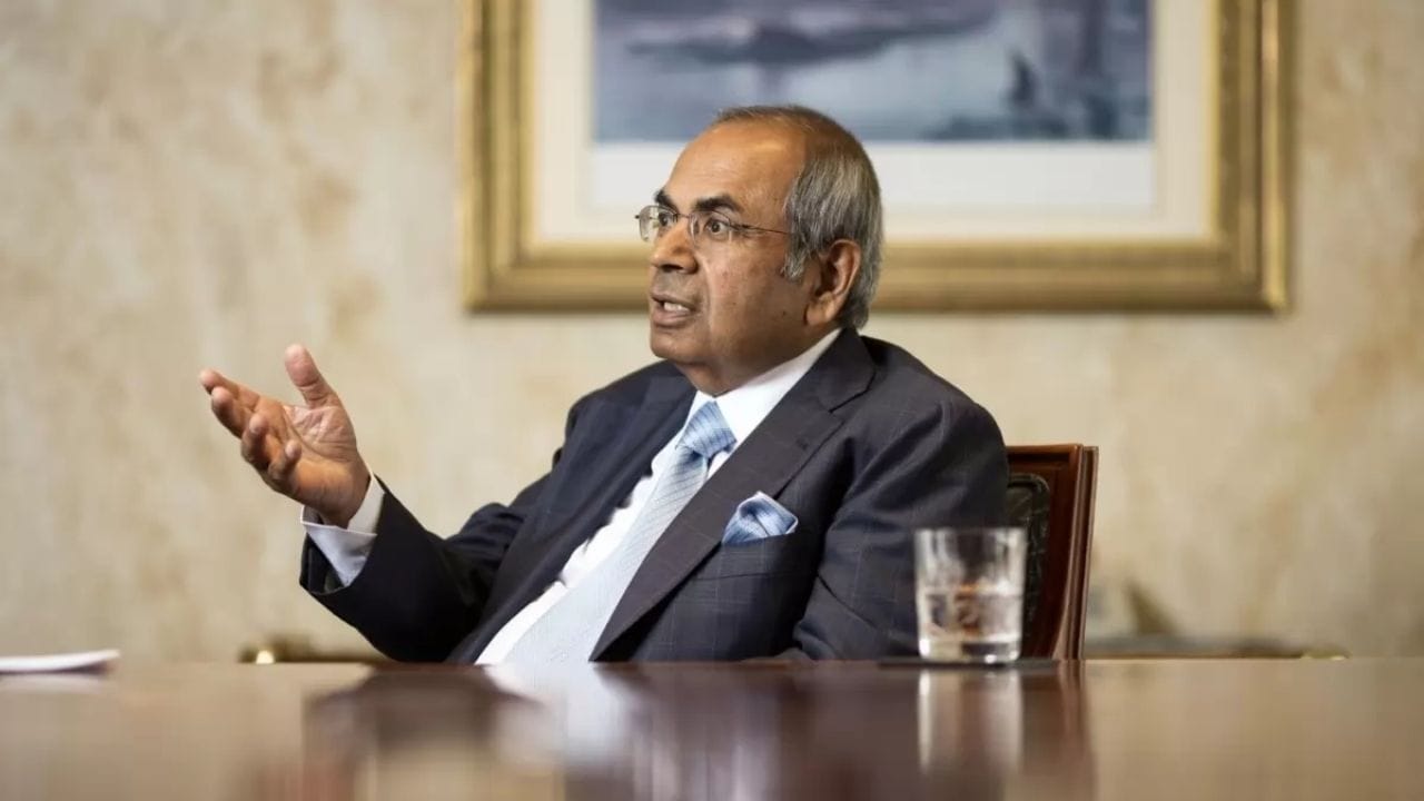 તમને જણાવી દઈએ કે ગોપીચંદ હિન્દુજાના નેતૃત્વ હેઠળ, જૂથે 1984 માં ગલ્ફ ઓઇલ અને ત્રણ વર્ષ પછી અશોક લેલેન્ડ હસ્તગત કર્યું, જે ભારતમાં NRI-ની આગેવાની હેઠળનું પ્રથમ મહત્વપૂર્ણ રોકાણ હતું.