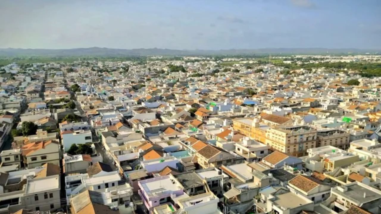 Gujarat Madhapar Village Asia's Richest NRI Connection (1)