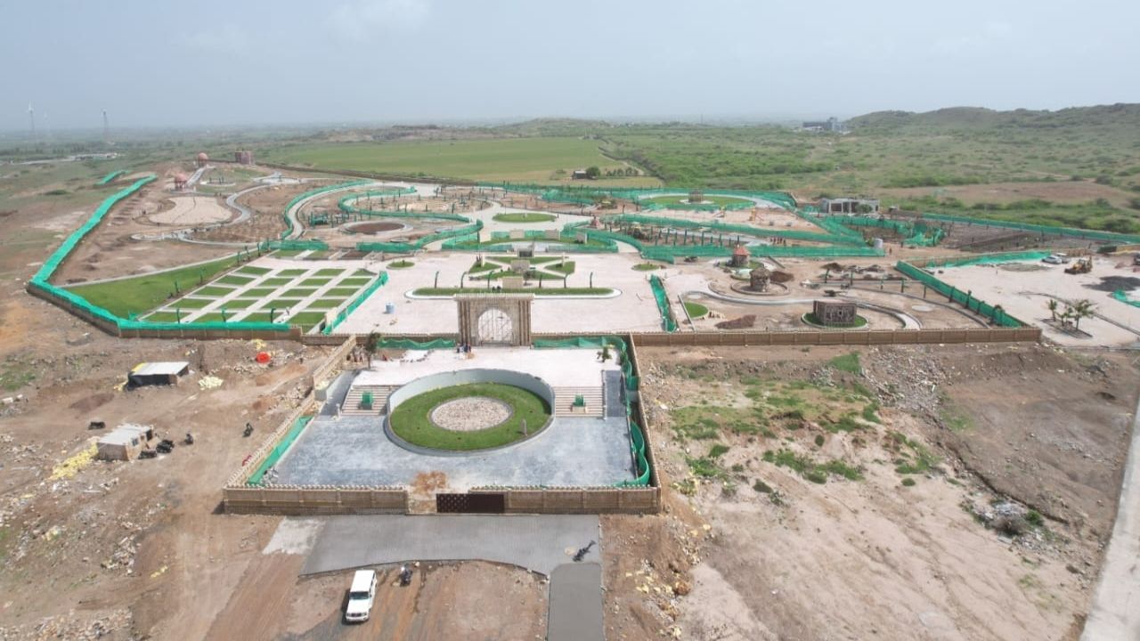 Gujarat Madhapar Village Asia's Richest NRI Connection (7)