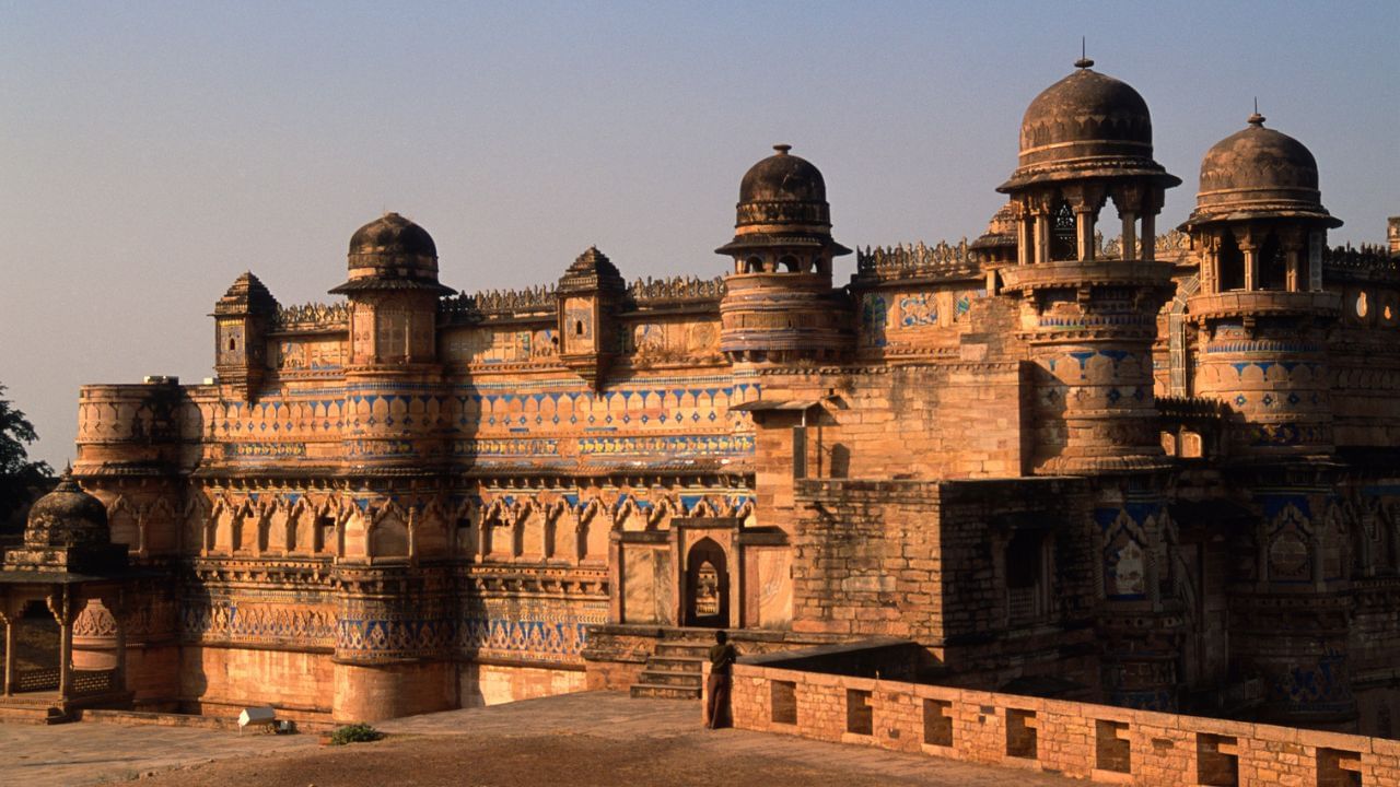 1526 પછી બાબર અને પછી અકબરના સમયમાં ગ્વાલિયર મુગલ સામ્રાજ્યમાં સામેલ થયો.18મી સદીમાં મરાઠા (શિંધિયા વંશ)નો કબજો થયો અને તે તેમની રાજધાની બની. ( Credits: Getty Images )