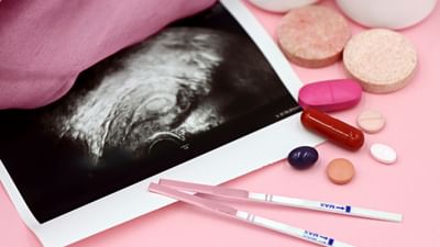 આજકાલ છોકરા છોકરીઓ અભ્યાસ અને કરિયરમાં આગળ વધવા માટે લગ્ન મોડા કરે છે. જેના કારણે તેની અસર તેના ફેમિલી પ્લાનિંગ પર પડે છે. 30ની ઉંમર બાદ મહિલાઓમાં એગ ક્વોલિટી ઘટવા લાગે છે. જે ઈનફર્ટિલિટીનું એક મોટું કારણ છે. પ્રેગ્નન્ટ થવા માટે મહિલાઓની ઓવરીઝમાંથી નીકળતા એગ હેલ્ધી હોવા જોઈએ. સાથે પુરુષોના સ્પર્મની ક્વોલિટી પણ સારી હોવી જોઈએ.