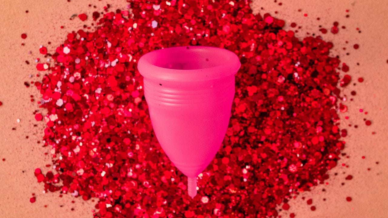 આટલું જ નહી પીરિયડ્સ ક્રૈમ્પ્સ,ફ્લો અને પીએમએસના લક્ષણો પર તણાવની અસર કરે છે. જો તમે લાંબા સમયથી તણાવમાં છો. આની અસર તમારા પીરિયડ્સ કે મેન્ટલ હેલ્થ પર થઈ રહી છે. તો ડોક્ટરની સલાહ જરુર લો.