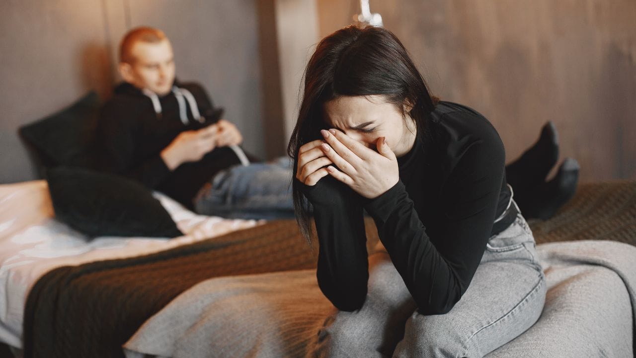 મલ્ટીપલ સ્ક્લેરોસિસ ધરાવતા વ્યક્તિના ભાઈ-બહેન અથવા બાળકોને પણ આ બીમારી થવાનું જોખમ રહેલું છે. અંદાજ મુજબ, આ રોગ 100 માંથી લગભગ બે-ત્રણ લોકોમાં જોવા મળે છે.