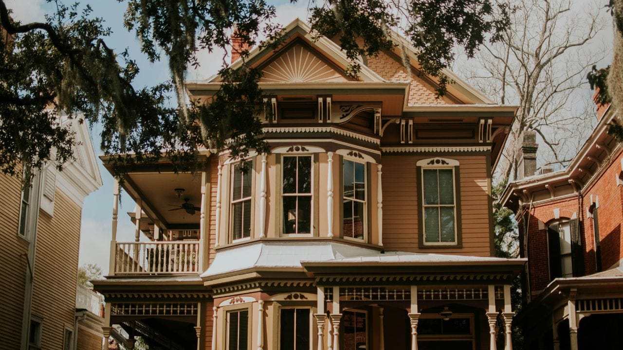 દરેક જમીનમાલિકને તેની જરૂરિયાતો અનુસાર નાના, મોટા અને વિવિધ કદના પ્લોટની જરૂર હોય છે. ઘર બનાવવા માટે વિવિધ પ્રકારના પ્લોટ હોય છે,