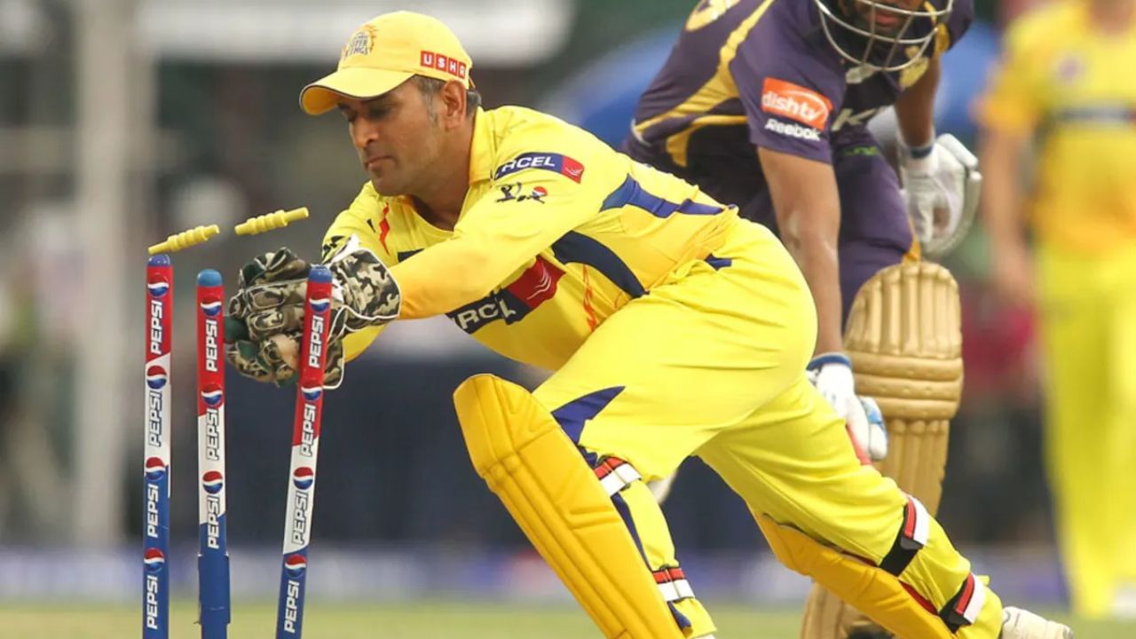 જો બેલ પહેલેથી જ નીચે પડેલી હોય, તો બચેલી બેલને નીચે પાડી અને જો બને બેલ્સ નીચે હોય તો સ્ટમ્પને જમીનમાંથી બહાર કાઢી આઉટ કરી શકાય છે ત્યારે પણ   Wicket is Broken એવું માનવામાં આવે છે. બેલ માત્ર હલવાથી નહીં, પરંતુ સંપૂર્ણ રીતે ઉપરથી હટાવું પડે ત્યારે જ Wicket is Broken ગણાય છે. 