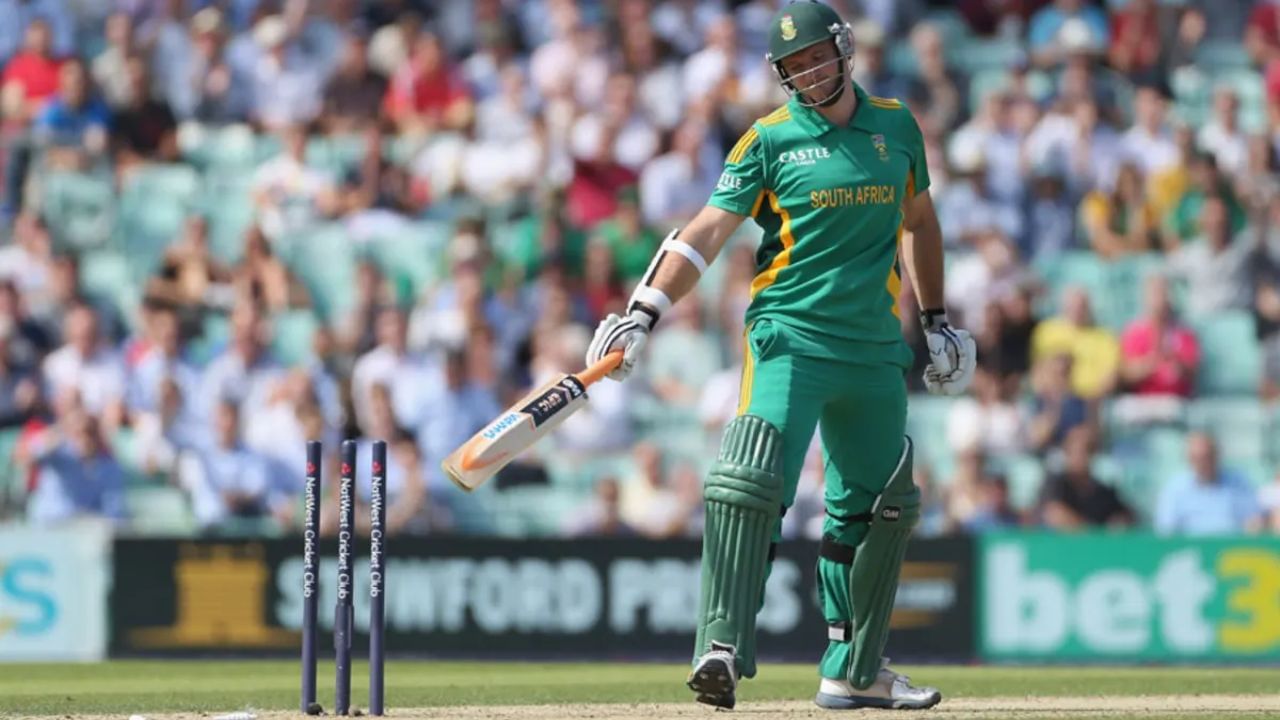 અમુક વાતાવરણ જેવી કે પવન વધારે હોય ત્યારે અમ્પાયર બેલ્સ વિના રમત ચલાવવાની મંજૂરી આપી શકે છે. આવી સ્થિતિમાં, અમ્પાયર નિર્ધારિત કરશે કે Wicket is Broken લાગુ થશે કે નહીં. અમ્પાયર બોલ સ્ટમ્પને અથડાઈ છે કે નહીં, અથવા સ્ટમ્પ ખસ્યું કે નહીં ગયું છે કે નહીં તે આધારે નિર્ણય લે છે.