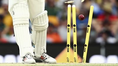 ICC રૂલબુક મુજબ, જ્યારે બેલ સ્ટમ્પની ઉપરથી હટી જાય અથવા સ્ટમ્પ જમીનમાંથી બહાર આવી જાય, ત્યારે તેને "Wicket is Broken" માનવામાં આવે છે. 