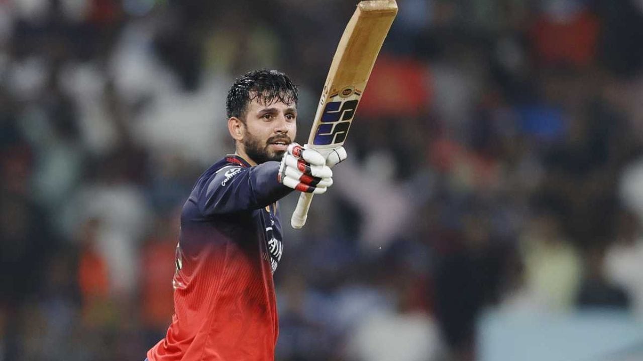 વિકેટકીપર જીતેશ શર્માનું ટીમ ઈન્ડિયામાં કમબેક થયું છે. તેણે IPLમાં RCB માટે શાનદાર પ્રદર્શન કર્યું હતું. તે મેચ ફિનિશર તરીકે રમ્યો હતો અને અહીં પણ તેની ભૂમિકા એ જ રહેશે.