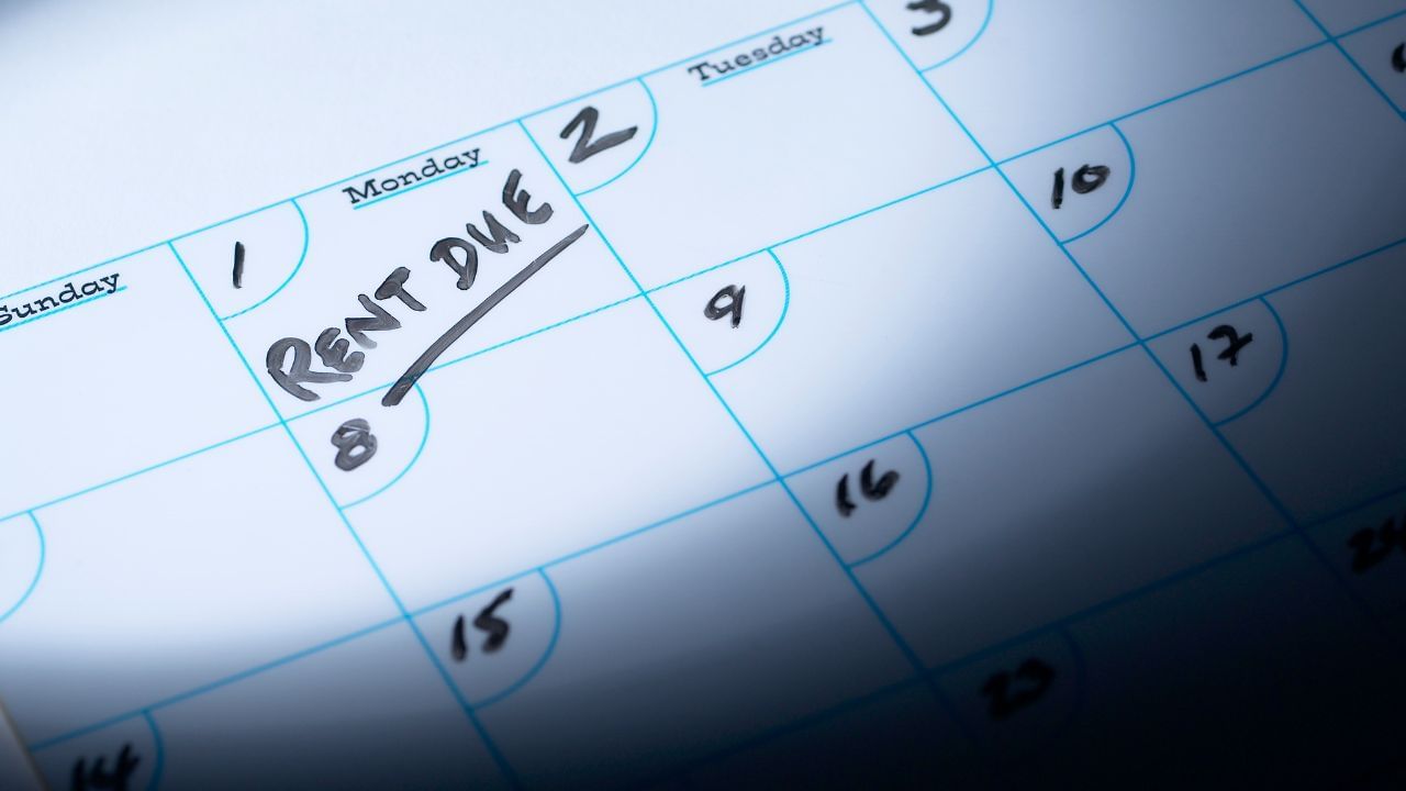 જો તમે ઓછું ભાડું બતાવીને સ્ટેમ્પ ડ્યુટી બચાવી રહ્યા છો, તો આ એક મોટી ભૂલ છે. ભાડૂઆત કેટલીક અન્ય રસીદો આપશે અને કરાર કંઈક બીજું કહેશે, આનાથી ટેક્સ કેસ ફસાઈ શકે છે.