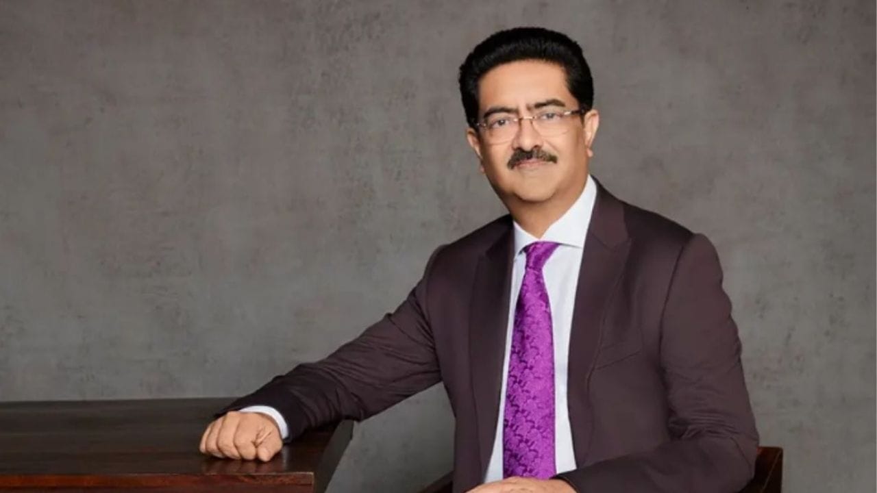 બિરલા પરિવાર : કુમાર મંગલમ બિરલાના નેતૃત્વમાં, આદિત્ય બિરલા ગ્રુપ ₹6.5 લાખ કરોડની નેટવર્થ સાથે બીજા સ્થાને પહોંચ્યો છે. સિમેન્ટ અને મેટલ ઉદ્યોગમાં ગ્રુપનું નામ અગ્રણીઓમાં ગણાય છે. 1850ના દાયકામાં શરૂ થયેલો આ વ્યવસાય હવે ચોથી પેઢી દ્વારા આગળ ધપાવવામાં આવી રહ્યો છે.