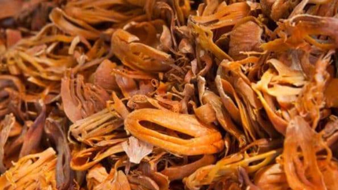 તણાવ દૂર કરે છે - તે કુદરતી તણાવ રાહત તરીકે પણ કામ કરે છે. રાત્રે ગરમ દૂધમાં એક ચપટી જાવિત્રી ઉમેરવાથી મન શાંત થાય છે, તણાવ ઓછો થાય છે અને શાંતીથી ઊંઘ આવે છે.
