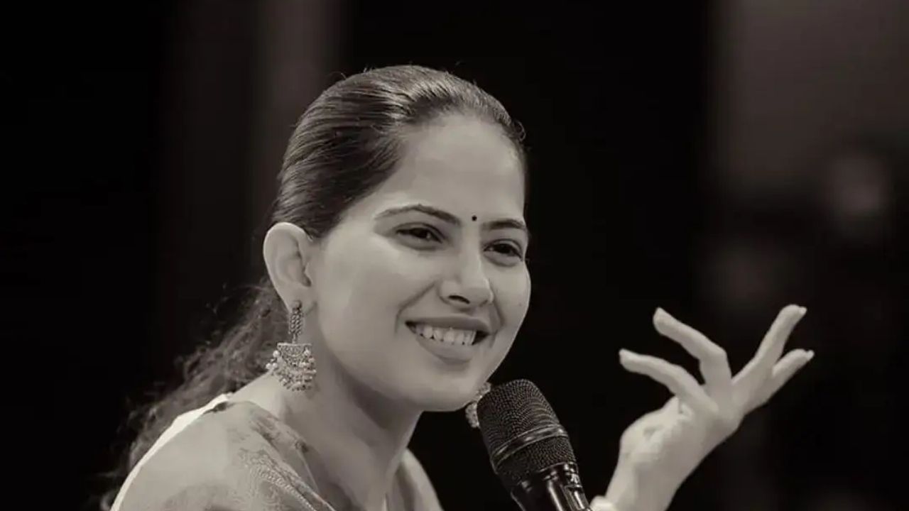 ભગવાન હંમેશા મારી સાથે છે એટલે કે તમે તમારી જાતને કહી રહ્યા છો કે ભગવાન હંમેશા મારી સાથે છે. આ તમારામાં સકારાત્મકતા લાવશે.