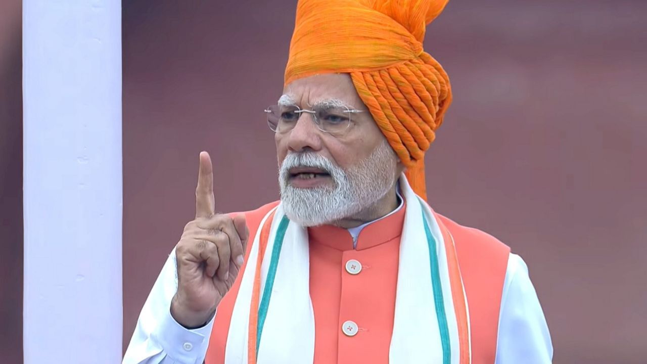 આ રકમ ફક્ત આ શરતો પર જ આપવામાં આવશે: સરકાર દ્વારા શરૂ કરાયેલી આ નવી યોજનામાં ઉત્પાદન ક્ષેત્ર પર ખાસ ધ્યાન કેન્દ્રિત કરવામાં આવ્યું છે. આ યોજના આ બાબતને ધ્યાનમાં રાખીને બનાવવામાં આવી છે. આ યોજના હેઠળ યુવાનો કોઈ કંપનીમાં કામ કરતા હોય અથવા પહેલી વાર નોકરી મેળવતા હોય, તેમને આ રકમ આપવામાં આવશે. 
