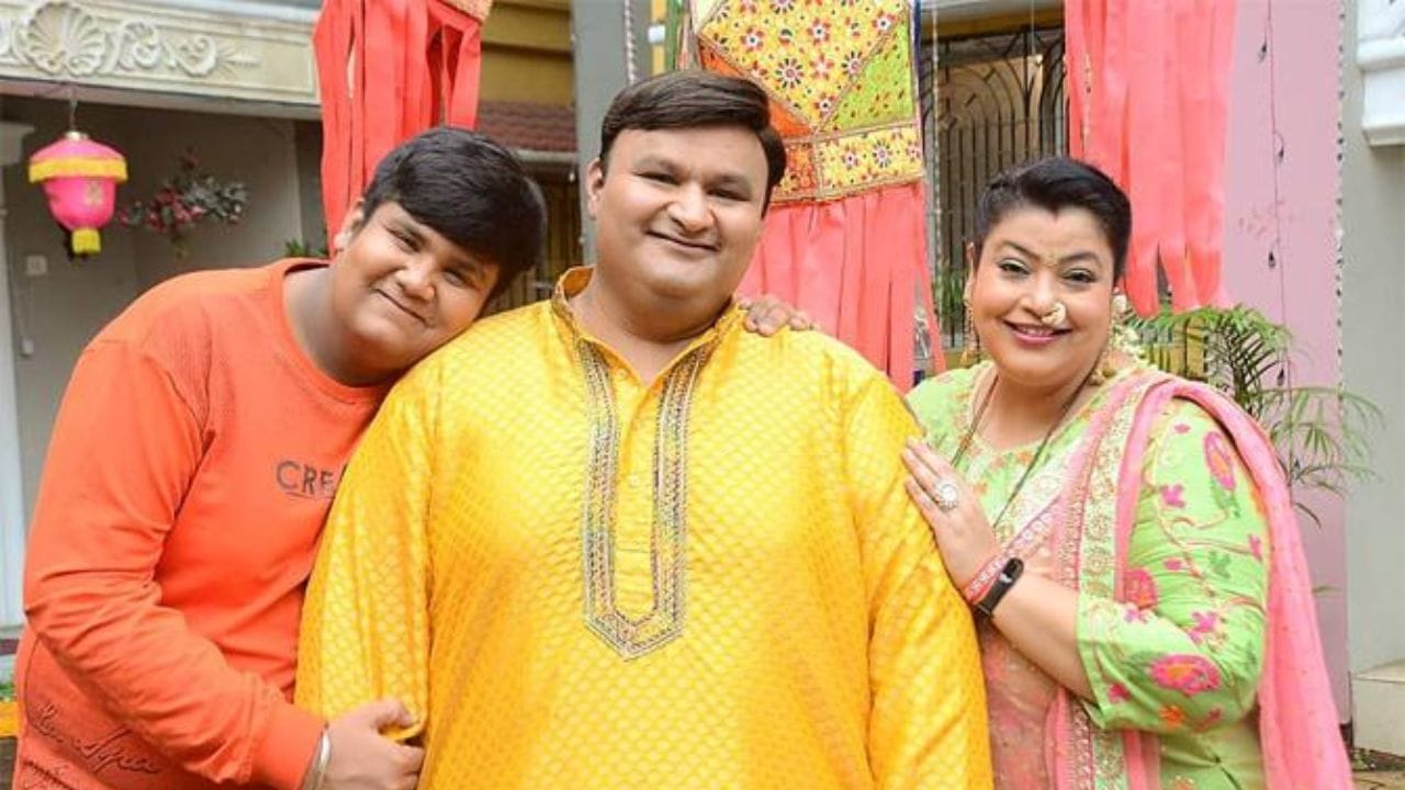 ટેલીચક્કર સાથેની વાતચીતમાં, અંબિકાએ શો છોડવાના સમાચારને અફવા દીધા છે. અભિનેત્રીએ કહ્યું, "ના, મેં શો છોડ્યો નથી. હું હજુ પણ તારક મહેતાનો ભાગ છું. કેટલાક વ્યક્તિગત કારણોસર, હું થોડા સમય માટે દૂર હતી. 