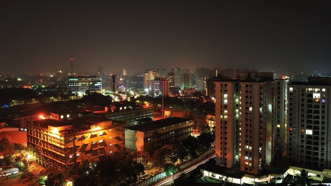 1947માં ભારત સ્વતંત્ર થતા કોચીન રાજ્યને ભારતીય સંઘમાં જોડવામાં આવ્યું. બાદમાં તે કેરળ રાજ્યનું ભાગ બન્યું. આજે, કોચી કેરળનું સૌથી મોટું મેટ્રોપોલિટન શહેર અને “કેરળની આર્થિક રાજધાની” ગણાય છે. (Credits: - Wikipedia)