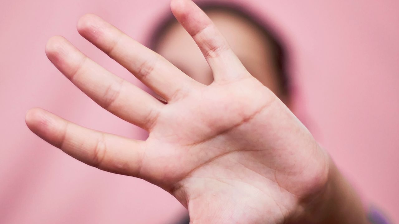 (Disclaimer: જો તમારી પાસે કોઈ ચોક્કસ કેસ હોય તો કાનૂની નિષ્ણાત (વકીલ) ની સલાહ લેવી સલાહભર્યું છે. અહીં આપેલી માહિતી ફક્ત કોર્ટના નિર્ણયો અને કલમોને આધારે આપવામાં આવી છે. તમારે કોઈ કેસ માટે જાણવું હોય તો યોગ્ય વકીલની સલાહ લઈ શકો છો.)(All Image Symbolic)