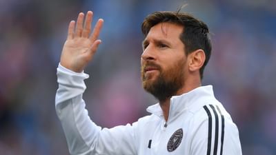  આર્જેન્ટિનાના કેપ્ટન લિયોનેલ મેસ્સીના ચાહકો આખી દુનિયામાં છે. ભારતમાં પણ તેના લાખો ચાહકો છે. જો તમે પણ મેસ્સીના ચાહક છો. તો તમારા માટે એક ગુડ ન્યુઝ છે. આર્જેન્ટિનાનો સ્ટાર ફુટબોલર લિયોનેલ મેસ્સી આ વર્ષે ડિસેમ્બરમાં ભારતના પ્રવાસે આવશે.