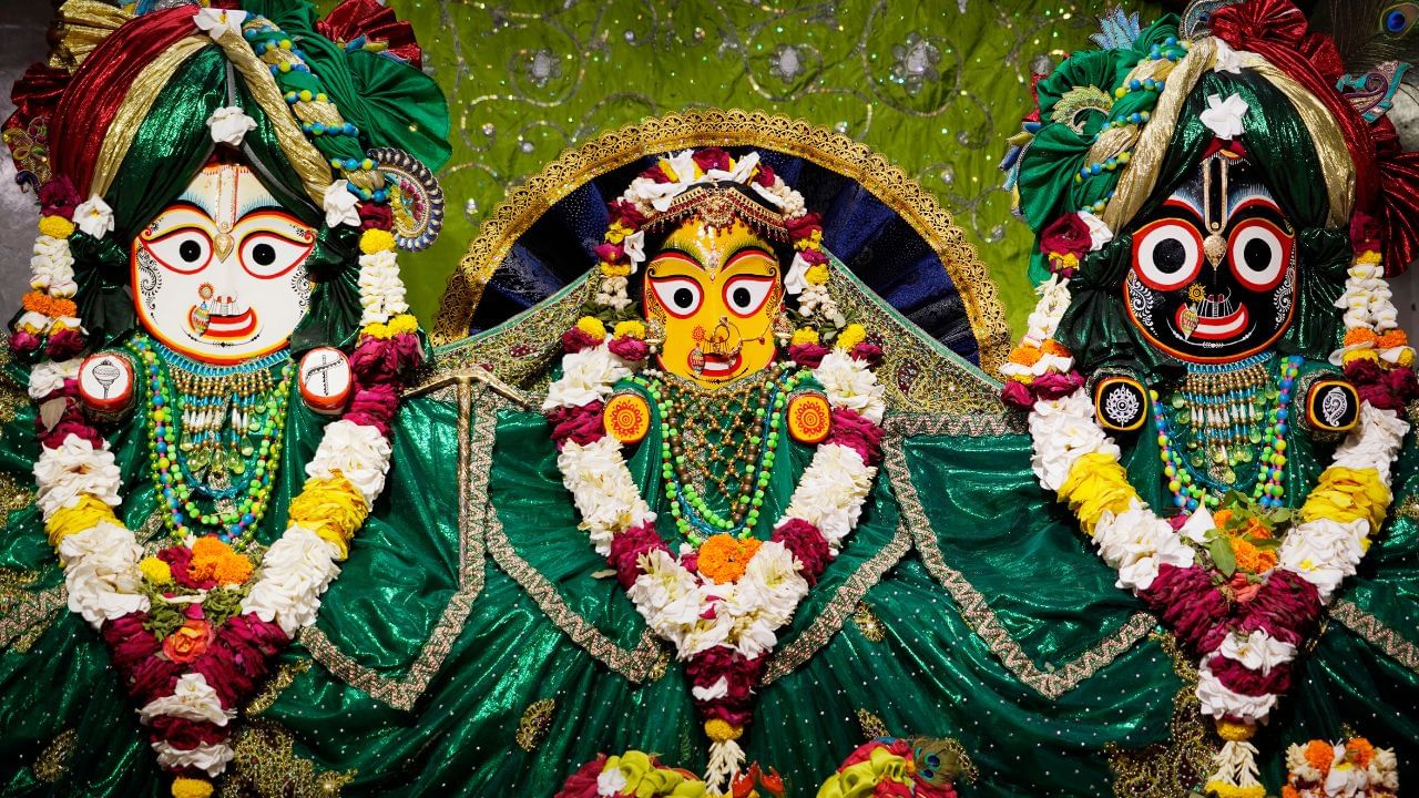 ભાગવત મહાપુરાણમાં જણાવ્યા મુજબ જે સમયે કૃષ્ણએ દેહ છોડ્યો તે ઘડીએ જ દ્વાપર યુગનો અંત થયો અને કળિયુગનો પ્રારંભ થયો.