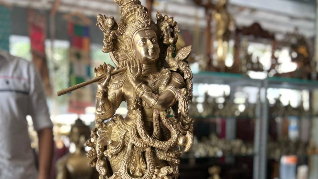 આ તમામ માહિતી પબ્લિક ડોમેનમાં ઉપલબ્ધ અને પુરાણો અનુસાર છે.