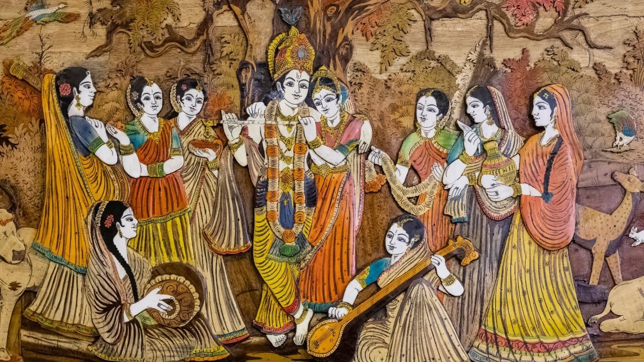 ભગવાન કૃષ્ણ વિના મહાભારતની વાર્તા અધૂરી છે. ભગવાન કૃષ્ણ મહાભારતના કેન્દ્રમાં છે. એટલા માટે તેઓ મહાભારતના સૌથી મજબૂત પાત્ર તરીકે ઉભરી આવે છે. ભગવાન કૃષ્ણને કેટલી રાણીઓ હતી, આ રાણીઓથી તેમને કેટલા પુત્રો થયા. ચાલો જાણીએ આ બધા પ્રશ્નોના જવાબો.