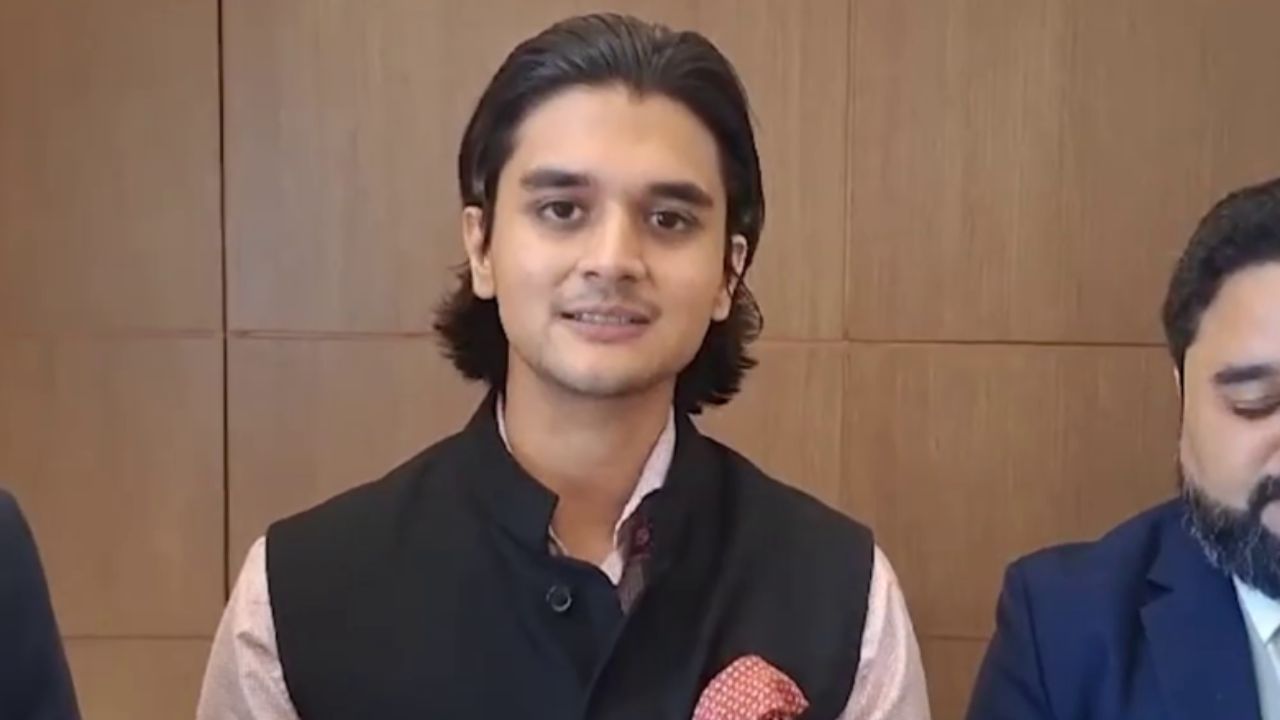 તેઓ 2022 થી ગ્વાલિયર ડિવિઝન ક્રિકેટ એસોસિએશનના ઉપપ્રમુખ તરીકે સેવા આપી રહ્યા છે. તેમણે મધ્યપ્રદેશ ક્રિકેટ એસોસિએશન હેઠળ GDCA દ્વારા આયોજિત રાજ્યની પ્રીમિયર અને એકમાત્ર ફ્રેન્ચાઇઝી લીગ, મધ્યપ્રદેશ લીગ શરૂ કરવામાં મુખ્ય ભૂમિકા ભજવી હતી. આ લીગને રાજ્યભરના ઘણા પ્રતિભાશાળી યુવા ક્રિકેટરોને પ્લેટફોર્મ આપવાનો શ્રેય આપવામાં આવે છે.