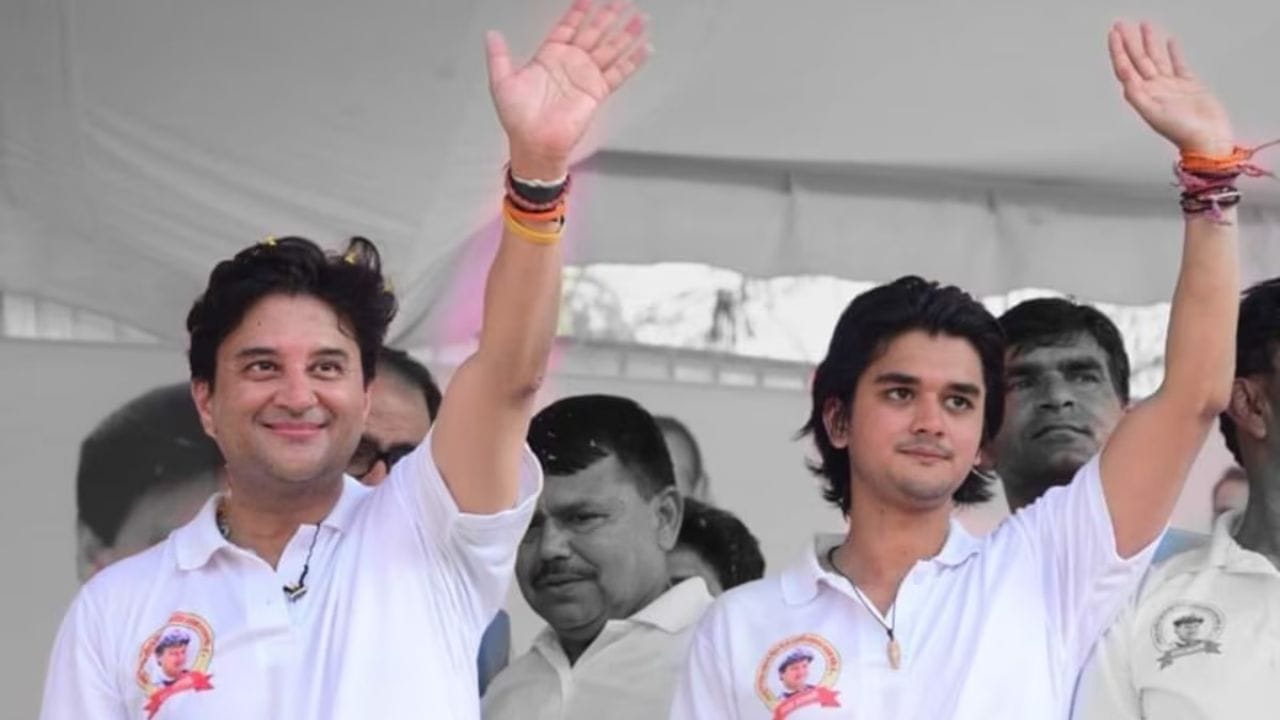 મધ્યપ્રદેશ ક્રિકેટ એસોસિએશન(MPCA)ની કમાન હવે સિંધિયા પરિવારની ત્રીજી પેઢીના હાથમાં હશે.  જ્યોતિરાદિત્ય સિંધિયાના પુત્ર મહાઆર્યમન સિંધિયાનો મધ્યપ્રદેશ ક્રિકેટ એસોસિએશનના પ્રમુખ બનવાનો માર્ગ લગભગ સ્પષ્ટ છે. કારણ કે તેમના સિવાય કોઈએ પ્રમુખ પદ માટે દાવો કર્યો નથી. તમને જણાવી દઈએ કે મહાઆર્યમન તેમના પરિવારની ત્રીજી પેઢી હશે, જે MPCA ના પ્રમુખ બનશે. અગાઉ માધવ રાવ સિંધિયા અને જ્યોતિરાદિત્ય સિંધિયા લાંબા સમય સુધી MPCA ના પ્રમુખ પદ પર રહ્યા હતા.