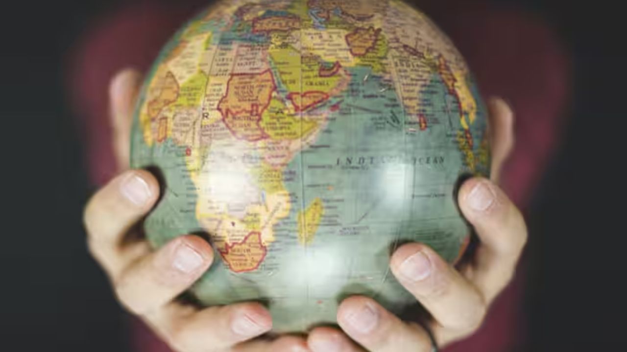 માહે પુડ્ડુચેરીનો એક એવો જિલ્લો છે અને ક્ષેત્રફળની દૃષ્ટિએ એ સમગ્ર ભારતનો સૌથી નાનો જિલ્લો ગણાય છે. તેનુ ક્ષેત્રફળ માત્ર 9 વર્ગ કિલોમીટર છે.