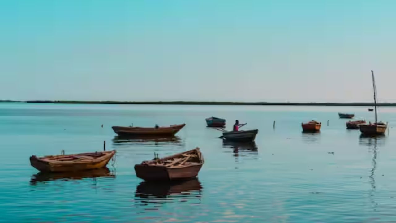 માહેમાં લોકો મલયાલમની સાથેસાથે ફ્રાસીસી ભાષા પણ બોલે છે. અહીં ભારતીય અને ફ્રાંસની સંસ્કૃતિનું સુંદર મિશ્રણ જોવા મળે છે. જે તેને અનોખો બનાવે છે.