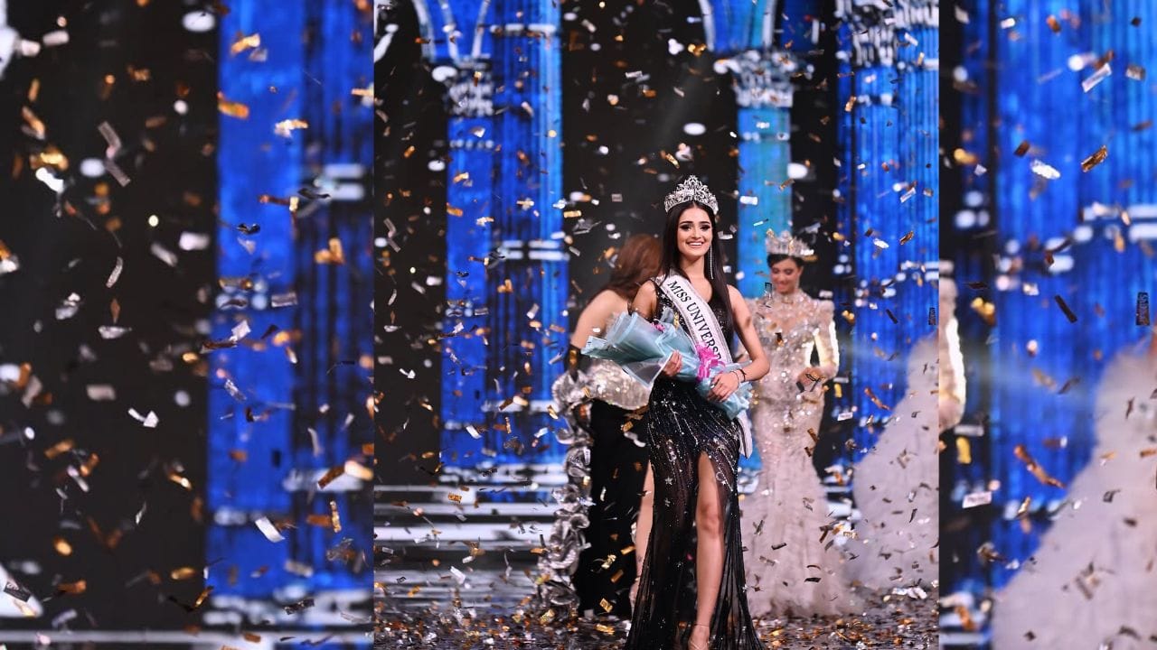 પોલિટકલ સાયન્સ અને અર્થશાસ્ત્રની છેલ્લા વર્ષની વિદ્યાર્થીની છે. મનિકા એક શાસ્ત્રીય નૃત્યાંગના છે અને ચિત્રકામમાં પણ ઉત્કૃષ્ટ છે. તેમણ વિદેશ મંત્રાલય હેઠળ આયોજિત BIMSTEC SEVOCON માં ભારતનું પ્રતિનિધિત્વ કર્યું છે. તેને લલિત કલા અકાદમી અને જે.જે. સ્કૂલ ઓફ આર્ટ્સ દ્વારા પણ સન્માનિત કરવામાં આવી છે.