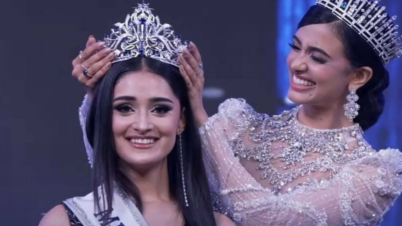   મનિકા માત્ર એક સુંદર ચહેરો જ નહીં પણ એક સામાજિક કાર્યકર પણ છે અને માનસિક સ્વાસ્થ્ય વિશે જાગૃતિ ફેલાવવા માટે ઘણું કામ કરી રહી છે. તે ન્યુરોનોવા નામના પ્લેટફોર્મની સ્થાપક છે, જે ન્યુરોડાયવર્જન્ટ લોકો માટે જાગૃતિ ફેલાવે છે.