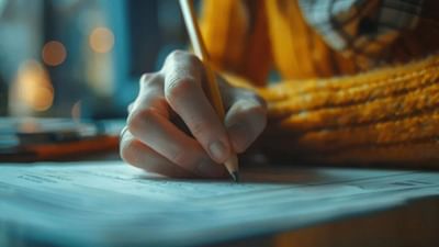 આધાર કાર્ડ, પાન કાર્ડ, મતદાર કાર્ડ, ડ્રાઇવિંગ લાઇસન્સ ભારતમાં કેટલાક મહત્વપૂર્ણ દસ્તાવેજો છે. દરેક પાસે તે હોવા જ જોઈએ. તેમના વિના ઘણા કામ થઈ શકતા નથી. અલગ અલગ જગ્યાએ અલગ અલગ દસ્તાવેજોનો ઉપયોગ થાય છે. જો આ મહત્વપૂર્ણ દસ્તાવેજો ખોવાઈ જાય, તો તે એક મોટી સમસ્યા બની જાય છે. તેવી જ રીતે, તમારી 10મા કે 12માં ધોરણની માર્કશીટ પણ એક મહત્વપૂર્ણ દસ્તાવેજ છે. પણ જો તે ખોવાઈ જાય તો શું કરશો?