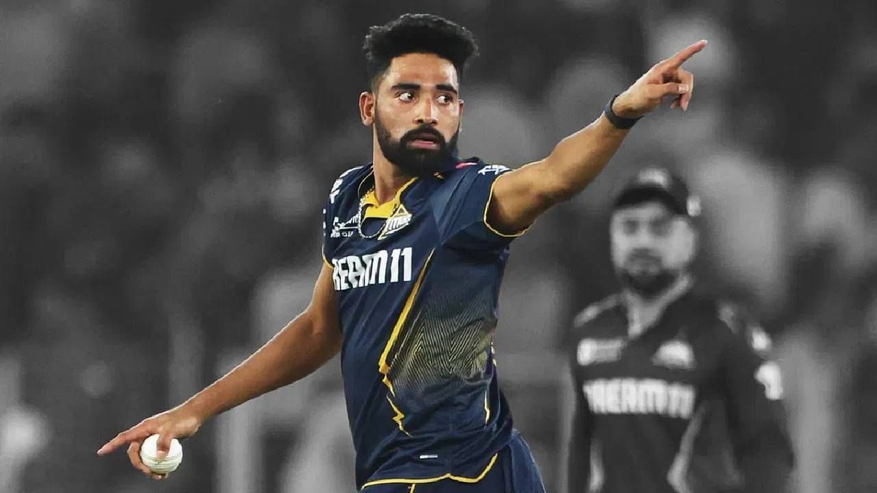 IPL 2025 ઓક્શનમાં, ગુજરાત ટાઈટન્સે સિરાજને 12.25 કરોડ રૂપિયામાં ટીમમાં સામેલ કર્યો હતો. આ પહેલા 2023 અને 2024માં, તે રોયલ ચેલેન્જર્સ બેંગ્લોર તરફથી રમ્યો હતો અને તેને વાર્ષિક 7 કરોડ રૂપિયાનો પગાર મળતો હતો. સિરાજે અત્યાર સુધી IPLમાં કુલ 27 કરોડ રૂપિયા કમાયા છે.