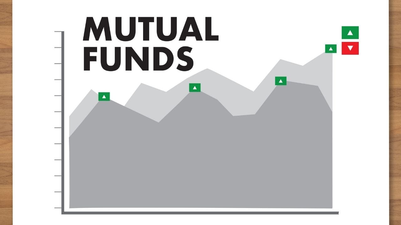 રોકાણ સલાહકારો અને PMS પ્રદાતાઓ બજારની પરિસ્થિતિને સમજે છે અને વધુ સારી રોકાણ સલાહ આપે છે, જેથી રોકાણકારો ગભરાટ અને રોકાણ બંધ કરવાનું ટાળે. આ જ કારણ હોઈ શકે છે કે રોકાણકારો હવે બજારની અનિશ્ચિતતાઓ વચ્ચે સલાહકારોની મદદ લઈને વધુ સારા રોકાણ નિર્ણયો લેવાનું પસંદ કરી રહ્યા છે. (નોંધ : અહીં આપવામાં આવેલી માહિતી ફક્ત આપની જાણકારી માટે છે. કોઈ પણ રોકાણ કરવા પહેલા નિષ્ણાંતોની સલાહ લેવી જરૂરી છે.)