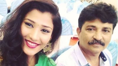 ભારતીય મોડેલ ફિટનેસ કન્સલ્ટન્ટ અને બ્યુટી ક્વીન નેહલ ચુડાસમાએ બિગ બોસના ઘરમાં ભવ્ય એન્ટ્રી કરી છે. તમને જણાવી દઈએ કે તેણે વર્ષ 2018 માં મિસ દિવા યુનિવર્સનો ખિતાબ જીત્યો છે.આજે આપણે નેહલ ચુડાસમાની પર્સનલ લાઈફ વિશે રસપ્રદ વાતો જાણીએ.