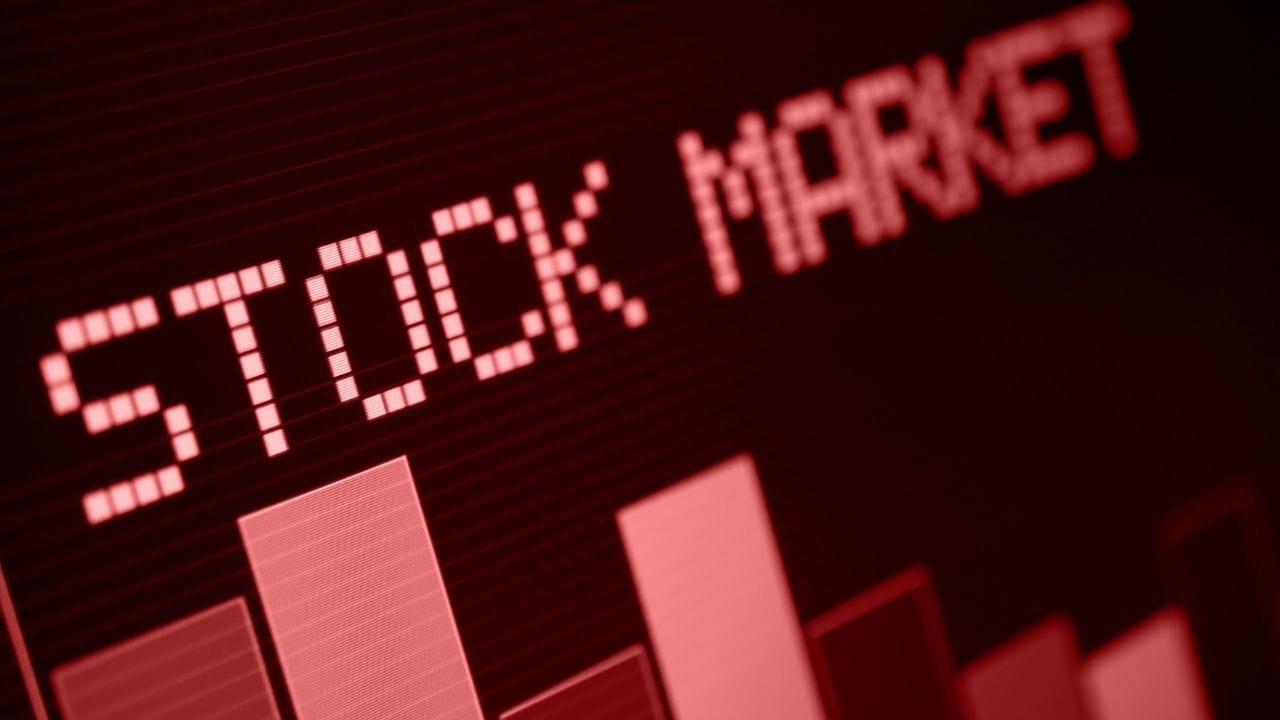 રશિયા અને યુક્રેન વચ્ચે વધતો તણાવ એ વાતનો સંકેત છે કે યુદ્ધ હાલમાં સમાપ્ત થવાની નજીક નથી. ભારત માટે, આ આર્થિક અને ભૂ-રાજકીય બંને દ્રષ્ટિકોણથી નકારાત્મક છે. બંને દેશો વચ્ચે નવા તણાવના અહેવાલો આવતાં ક્રૂડ ઓઇલના ભાવમાં 1% થી વધુનો વધારો થયો છે. આ ભારત માટે હાનિકારક છે, કારણ કે ભારત વિશ્વના સૌથી મોટા તેલ આયાત કરનારા દેશોમાંનો એક છે.