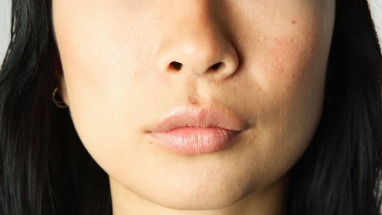 આવા વ્યક્તિને મુસાફરીનો શોખ હોય છે. તેઓ વૈભવી વસ્તુઓ ખરીદે છે. તેમજ આ લોકો સમાજમાં લોકપ્રિય હોય છે અને તેમને માન મળે છે. લોકો તેમની વાત સાંભળે છે. સમાજમાં તેમની એક અલગ ઓળખ હોય છે. આ લોકોને જીવનમાં ઘણી ખ્યાતિ મળે છે.