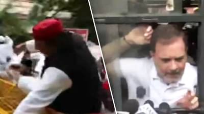 Voter list dispute: વોટ ચોરીના વિરોધમાં અખિલેશ રેલિંગ કુદ્યા,  મહુઆ મોઇત્રા બેભાન થયા, રાહુલ-પ્રિયંકા અટકાયત, જુઓ Video