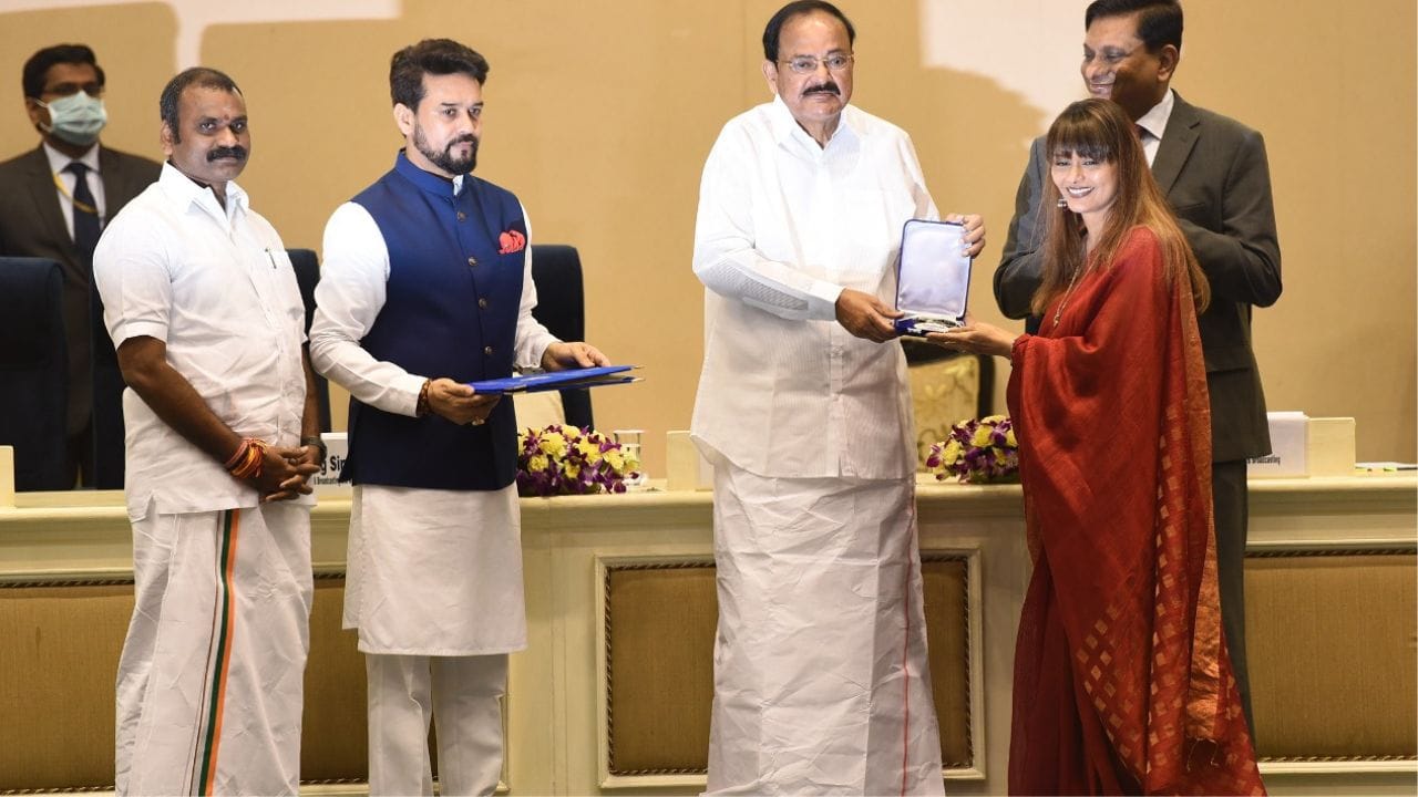 વિવેક અગ્નિહોત્રીએ એક ઇન્ટરવ્યુ દરમિયાન કહ્યું હતું કે, 'સાથે કામ કરવાથી અમારા લગ્નજીવન પર ઊંડી અસર પડી છે. અમે બંને એકબીજાનો આદર કરીએ છીએ અને સૌથી મહત્વપૂર્ણ બાબતો પણ શેર કરીએ છીએ'.