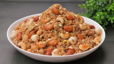 ભગવાન શ્રી કૃષ્ણને પંજરીનો પ્રસાદ ખૂબ જ પ્રિય હોય છે. ત્યારે જન્માષ્ટમીના દિવસે ભગવાન શ્રી કૃષ્ણને પંજરીનો પ્રસાદ ધરાવવામાં આવે છે. જે ઘરે બનાવો ખૂબ જ સરળ છે. 