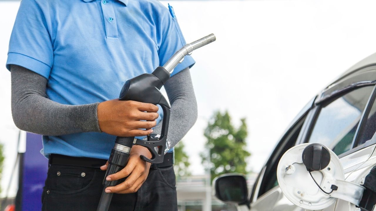 મિટરનો આંકડો ધીમે ધીમે વધવાને બદલે, જે મશીનમાંથી પેટ્રોલ પંપ નીકળે છે તેનું મીટર રિફ્યુઅલિંગની શરૂઆતમાં અચાનક 0 થી 10, 20 કે તેથી વધુ સુધી પહોંચી જાય છે. આ ગ્રાહકોને એવો ભ્રમ આપે છે કે તેમને યોગ્ય માત્રામાં ઇંધણ મળી રહ્યું છે.