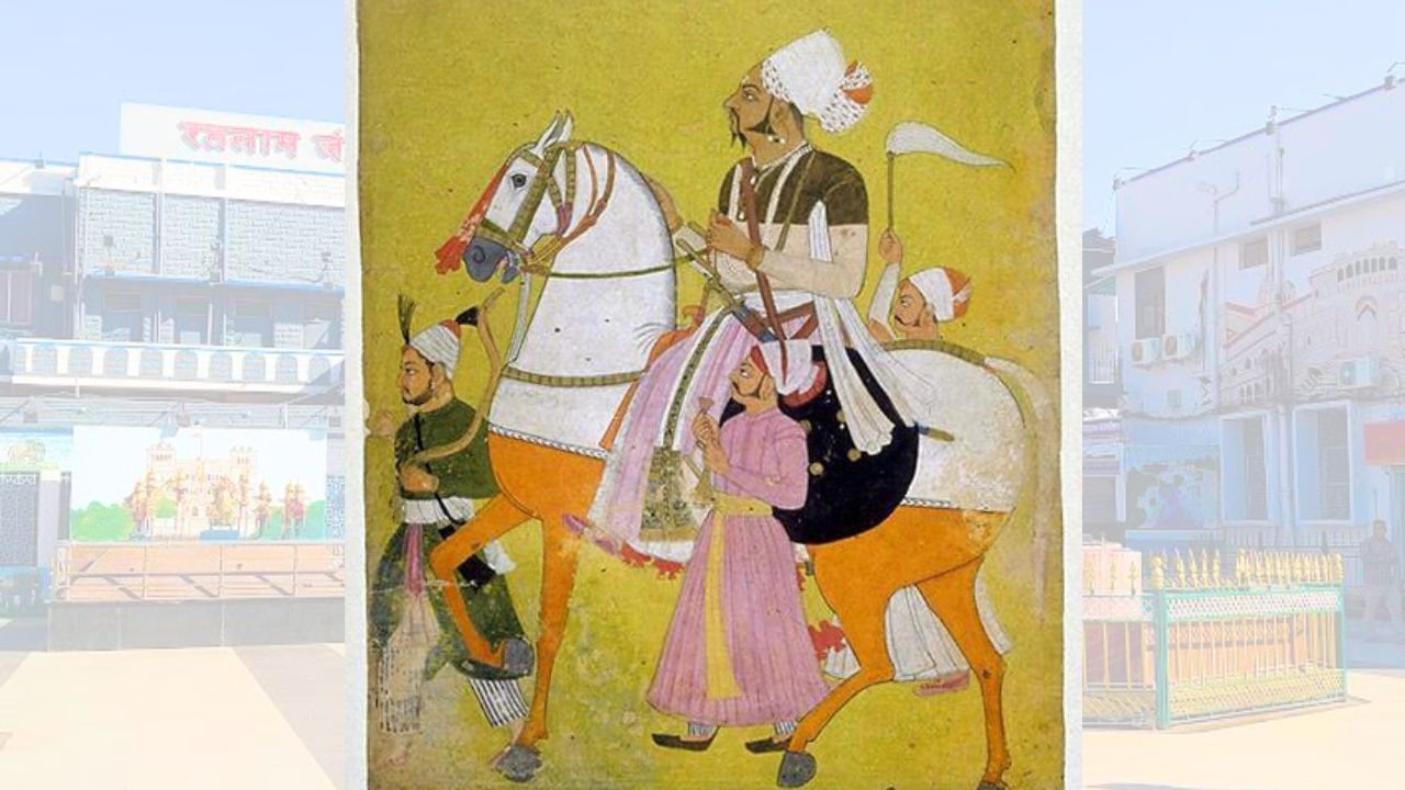 17મી સદીમાં અહીં રાજપૂત શાસક રત્નસિંહ રાઠોડ દ્વારા વસાવવામાં આવેલું નવું શહેર "રત્ન" અને એક સ્થાનિક ગામ "કલામ" ના નામનું સંયોજન બની "રત્નકલામ" થયું, જે ઉચ્ચારણમાં પરિવર્તનથી "રતલામ" બન્યું.કેટલાક ઇતિહાસકારો માને છે કે, માળવા પ્રદેશમાં આ શહેર વેપાર, મસાલા અને કાપડના કારણે ખૂબ ખ્યાતનામ હતું, એટલે તેને "રત્ન સમાન" શહેર કહી "રતલામ" નામ મળ્યું. (Credits: - Wikipedia)