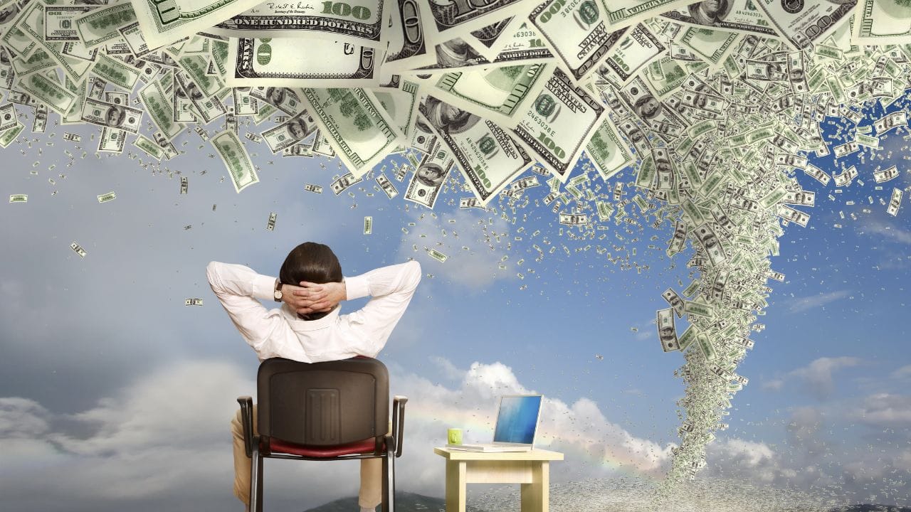 ભવિષ્ય પુરાણમાં ઉલ્લેખ છે કે જો આવા સ્વપ્નો દેખાય, તો તે વ્યક્તિના ભાગ્યમાં પરિવર્તનનો સંકેત આપે છે અને ટૂંક સમયમાં સમૃદ્ધિ તરફ તેની યાત્રા શરૂ થવાની નિશાની માનવામાં આવે છે. ( Credits: Getty Images )