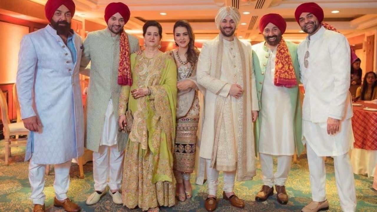 તેમની સંપત્તિ હોવા છતાં, અભય ઘણીવાર લાઈમલાઈટથી દૂર રહે છે. 2022 માં ETimes સાથેની વાતચીતમાં, તેમણે કહ્યું, "મને ક્યારેય ખ્યાતિનો લોભ નહોતો, કારણ કે પૈસાથી ખુશી મળતી નથી. ખરો સંતોષ પોતાને જાણવામાં અને તમે ઇચ્છો તે કામ કરવામાં રહેલો છે. ભલે તે નાની ફિલ્મ હોય, જો તે તમને યોગ્ય લાગે અને પ્રામાણિકપણે તમારું પ્રતિનિધિત્વ કરે, તો તે વિશ્વના કોઈપણ પૈસા અથવા ખ્યાતિ કરતાં વધુ મૂલ્યવાન છે."