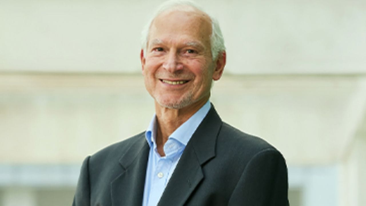 જમશેદ ગોદરેજ: ગોદરેજ એન્ડ બોયસના CEO અને ચેરમેન જમશેદ ગોદરેજની કુલ સંપત્તિ $11.1 અબજ છે.